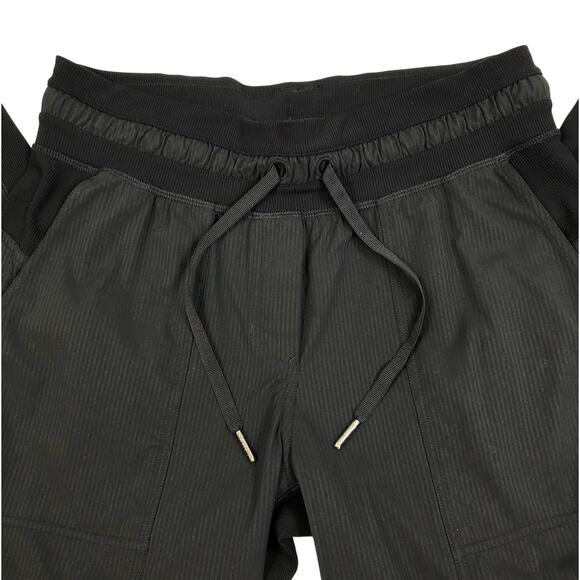 LULULEMON Dance Studio Mid-Rise Cropped Pant Sz 6 Black Athletic Travel Everyday - Picture 7 of 12